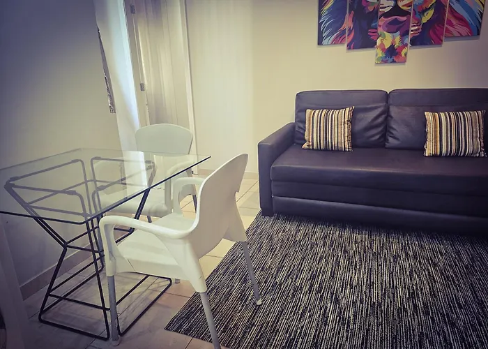 Small Quiet Condo Posto 6 Rio de Janeiro